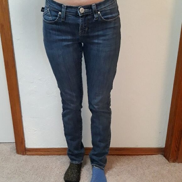 ROCK & REPUBLIC Straight Leg Jean's 2 - Picture 9 of 10